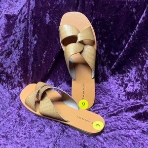 NIB TAHARI 9M SANDALS